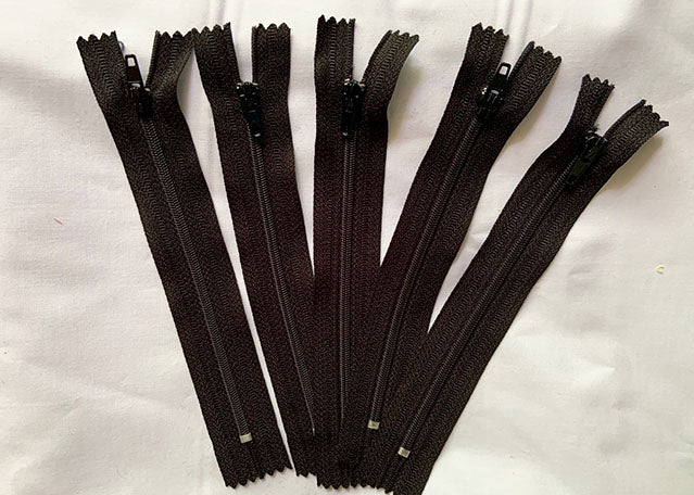6 inch black trouser/skirt zip