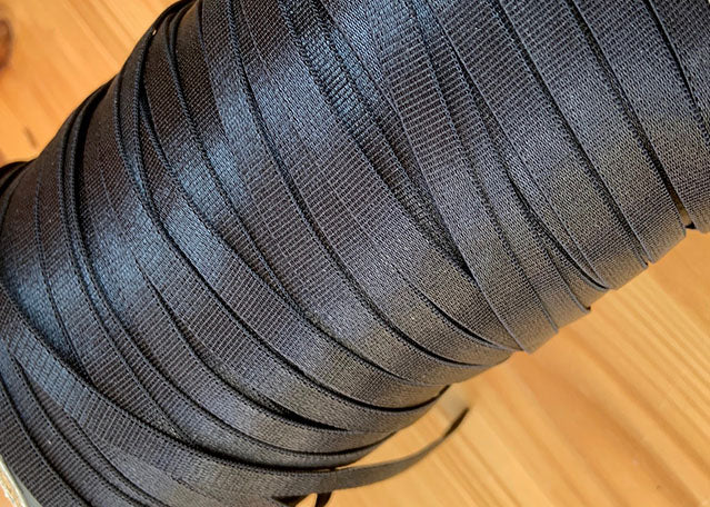 Elasticated black tape, 7mm