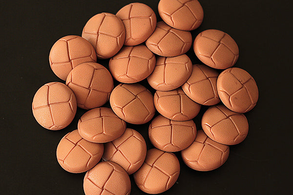 Beige leather-look chunky cardigan shank button, 20mm