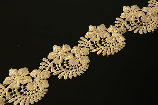 Cream scalloped polyester lace