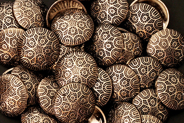Metal buttons