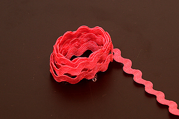 Narrow Ric Rac, hot pink