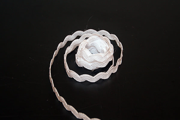 Narrow Ric Rac, white