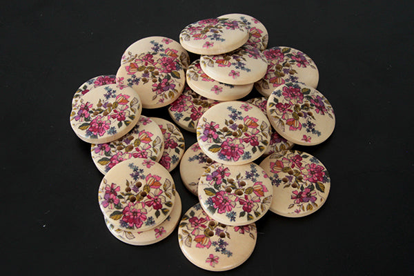 Purple flower wooden botton