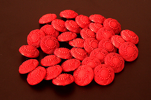 Red patterned & textured shank buttons, 17mm