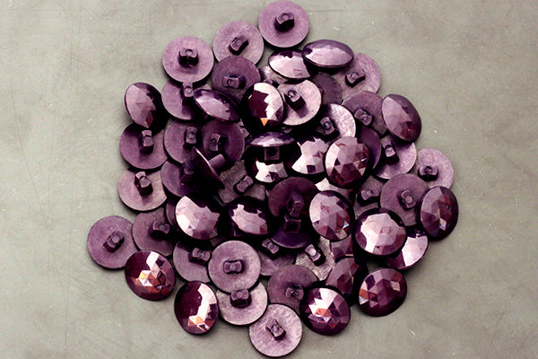 Dark purple shank button, 12mm, with hexagonal pattern on top
