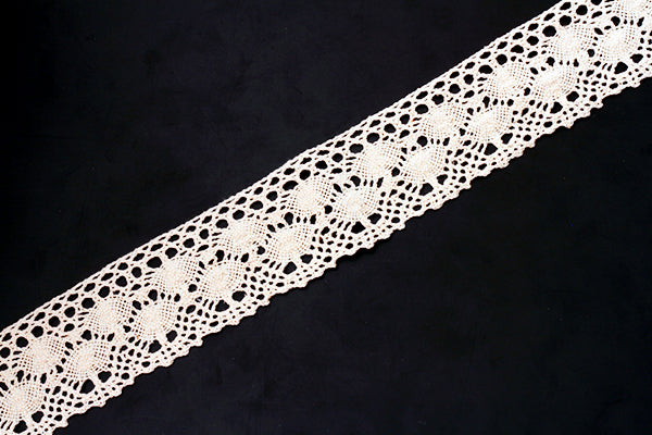 Flat cotton lace, cream