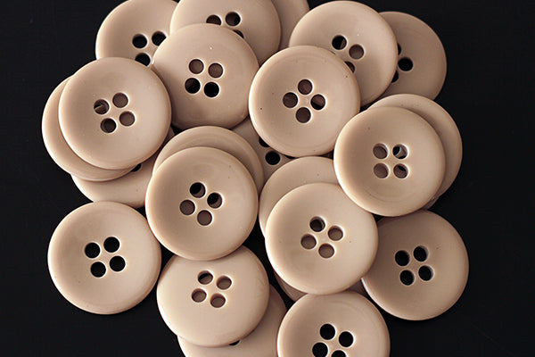 Large beige buttons (25mm, 1 inch)