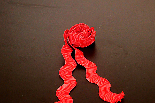 Wide ric rac, red