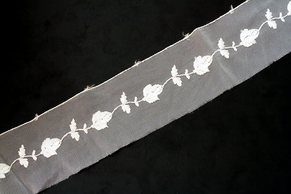 White flower flat lace