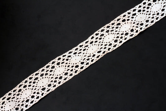 White flat cotton lace